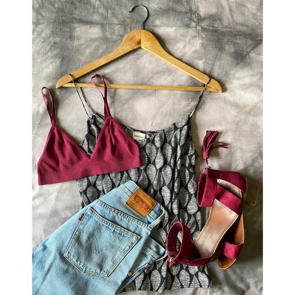 B&W Leaf Tank - Picture 7 of 9